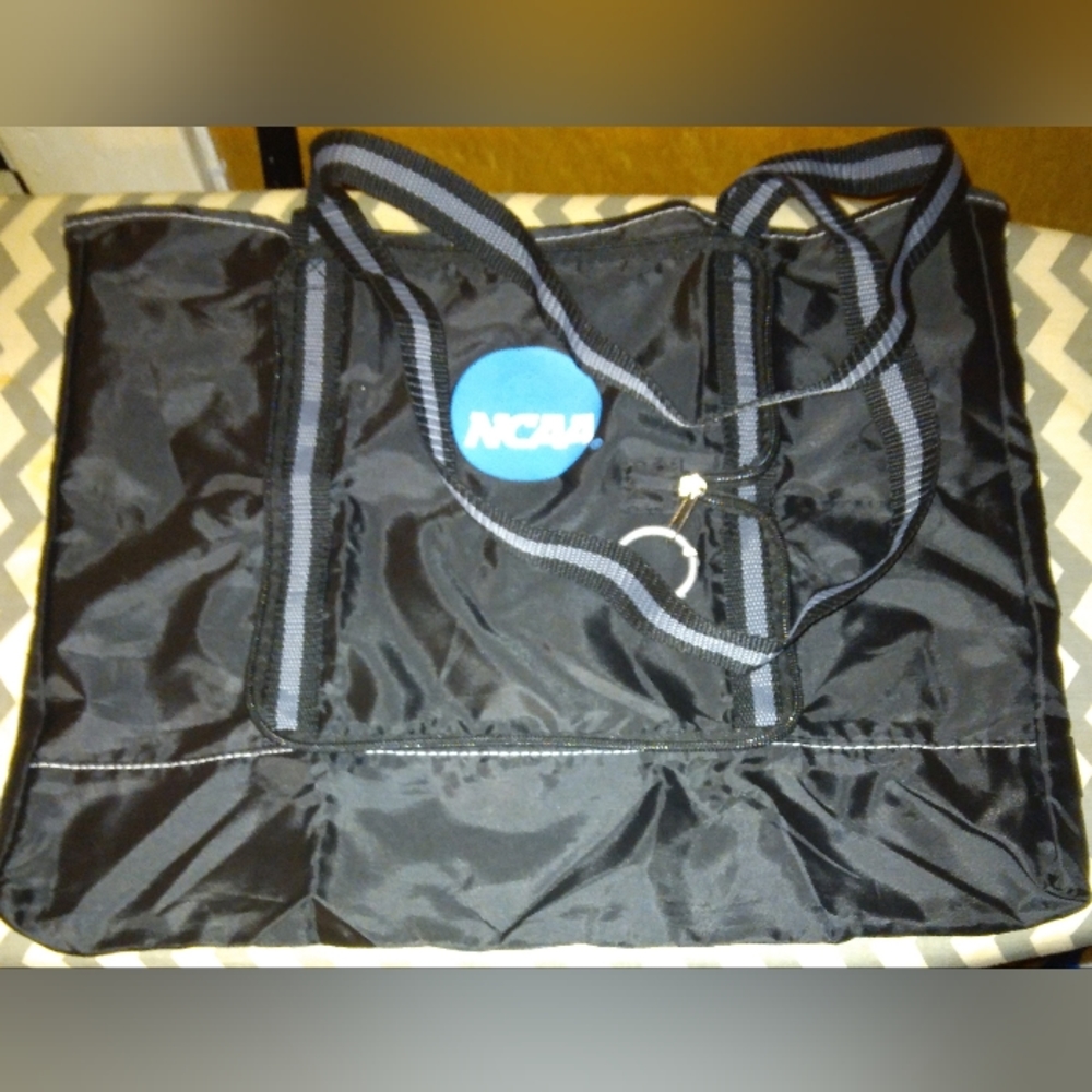 NCAA packable Tote Bag NWOT - Picture 3 of 15